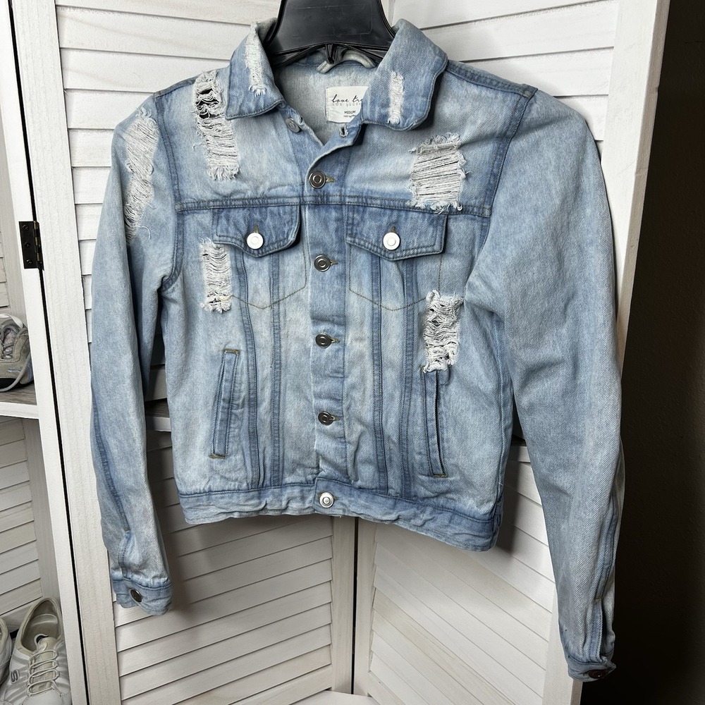 Love Tree Womens Lt Blue Button Up Distressed Denim Jean Jacket SZ M SHORT READ